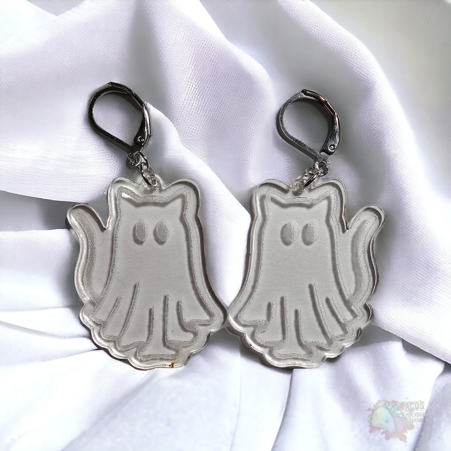 Ghost kitties (and a bat)