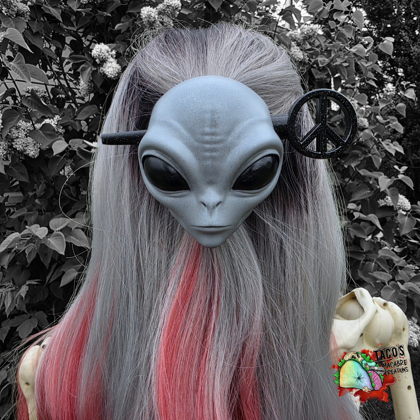 Alien hair pin